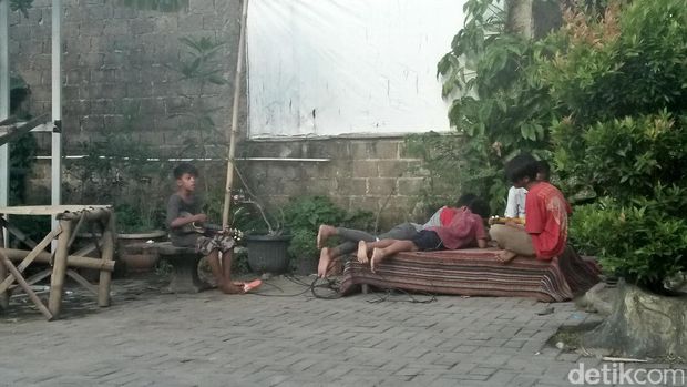 Roemah Tawon, Tempat Pengamen Tangerang Mendidik Anak Jalanan