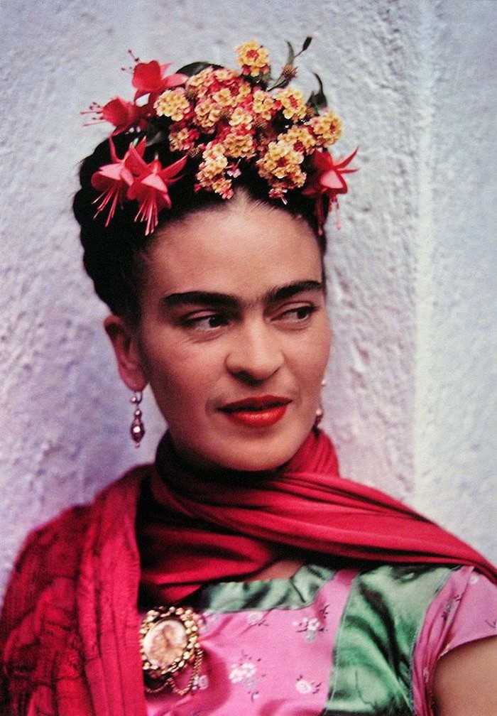 Rahasia Di Balik Gaya Nyentrik Pelukis Frida Kahlo