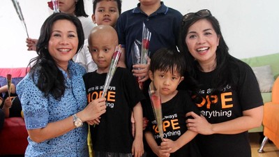 Blue Bird Peringati Hari Kartini