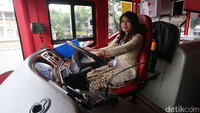 Ini dia kasi Kartini TransJakarta.