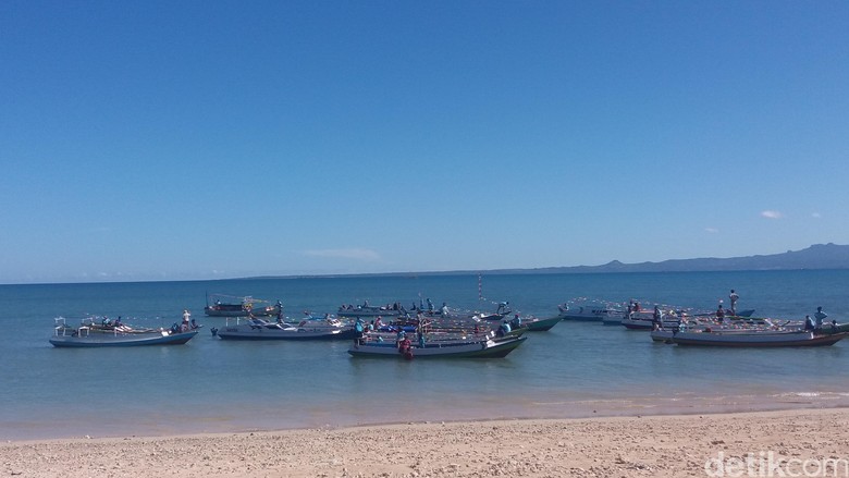 Peringati Hari Bumi Walhi Gelar Festival Perahu Nelayan Di