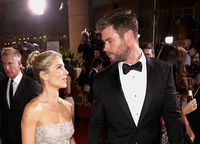 Hii... Chris Hemsworth dan Istri Selama Ini Tidur dengan Ular
