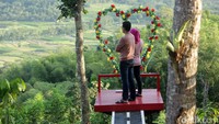 Spot foto romantis ini memang dikhususkan untuk traveler yang membawa pasangan atau gebetan. Kalau sendiri mungkin tidak ya (Randy/detikTravel)
