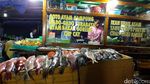 Nyam! Sedapnya Wisata Kuliner Ikan Kakatua di Pasar Malam Kupang