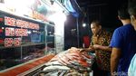 Nyam! Sedapnya Wisata Kuliner Ikan Kakatua di Pasar Malam Kupang
