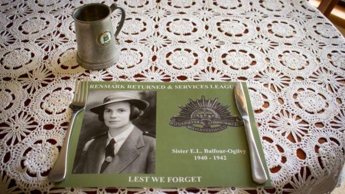 Peringati Hari Anzac, Foto Korban PD II Diabadikan di Alas Piring