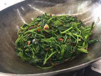 Menumis Tahu dan Kangkung yang Renyah Juga Ada Triknya