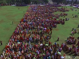 15 Ribu Perempuan Berkebaya di Kabupaten Pekalongan Lawan Korupsi