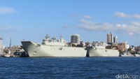 Pangkalan Angkatan Laut Australia di Woolloomooloo, tampak muncul setelah kebun raya. Tidak besar, tapi banyak kapal perang berjejer di sana (Fitraya/detikTravel)