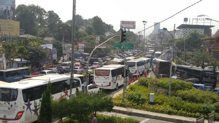 Long Weekend, Polisi Berlakukan Satu Arah di Puncak Bogor