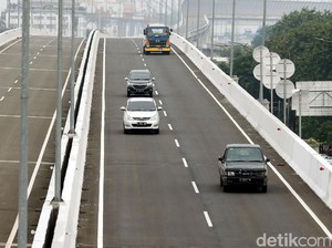 Jokowi Ingin Merak-Banyuwangi Tersambung Tol, Biaya Logistik Turun 20%