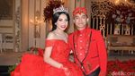 Senyum Bahagia Kezia Karamoy dan Axcel Narang di Resepsi Pernikahan