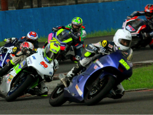 Yamaha Sunday Race Puaskan Komunitas, Rey Ratukore Jawara Sport 250