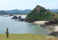 Pantai-pantai Cantik di Indonesia dan Mitos-mitosnya