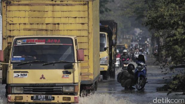Banjir, Hindari Jalan Biru-Majalaya Bandung