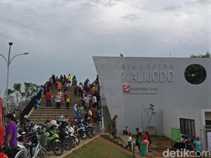 Mesin Parkir Kalijodo Masih Utuh, Tapi Warga Enggan Menggunakan