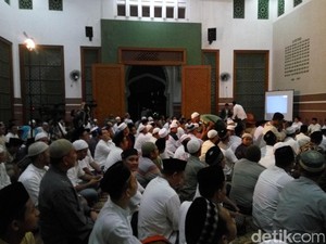 Pesantren Al-Hikam Depok Gelar Tahlilan 40 Hari KH Hasyim Muzadi
