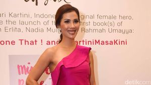 Hot Pink, Nadia Mulya!