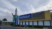 Liburan ke Gold Coast, Australia, traveler tidak hanya main ke pantai. Ada beberapa tempat belanja, salah satunya mal Harbour Town yang banyak diskon (Fitraya/detikTravel)