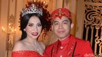 Senyum Bahagia Kezia Karamoy dan Axcel Narang di Resepsi Pernikahan