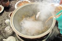 Hangatkan Tubuh dengan Suutei Tsai, Teh Susu Mongolia yang Gurih