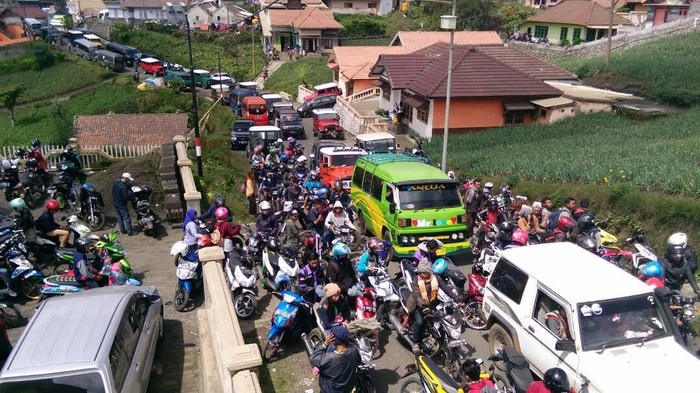 Long Weekend, Pintu Masuk Menuju Wisata Bromo Macet Total