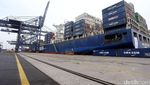 Kapal CMA-CGM Otello Berlabuh di Priok