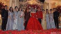Keluarga dan sejumlah rekan selebriti nampak hadir di hari bahagia Kezia. (Foto: Desi Puspasari/detikHOT)