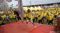 Di RPTA Kalijodo rutin juga dilakukan acara senam bersama. Siapa saja bisa ikut tanpa ada syarat tertentu. (Foto: Firdaus Anwar/detikHealth)