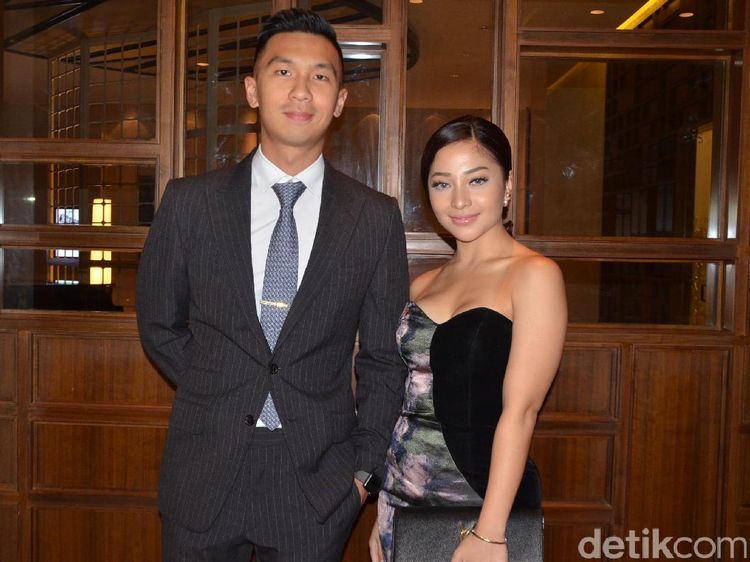 Cinta Nikita Willy, Dari Bebek ke Burung Biru