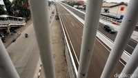 Tol akses Tanjung Priok merupakan salah satu ruas tol bagian dari sistem jaringan tol Jabodetabek dan terhubung ke tol lingkar luar Jakarta JORR 2.
