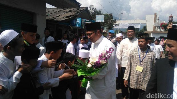 Komunitas Pesantren Mendukung Ridwan Kamil untuk