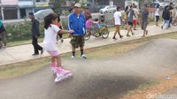 Para orang tua ramai membawa anaknya untuk beraktivitas atau sekedar menikmati suasana yang ada. (Foto: Firdaus Anwar/detikHealth)