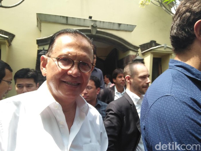 Roy Marten: Sabu Itu Ganggu Cara Berpikir Kita