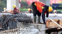 Jalan Kalimalang merupakan akses utama yang menghubungkan antara Bekasi dan Jakarta Timur. 