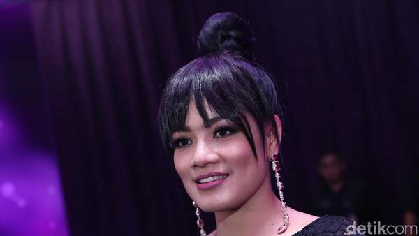 Gaun Pink Titi Kamal Gaun Pink Titi Kamal