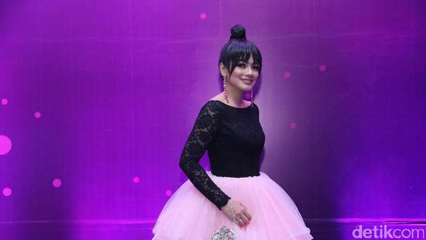 Gaun Pink Titi Kamal Gaun Pink Titi Kamal