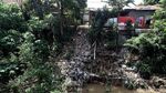 Longsor Intai Permukiman di Tepi Sungai Cilodong Depok
