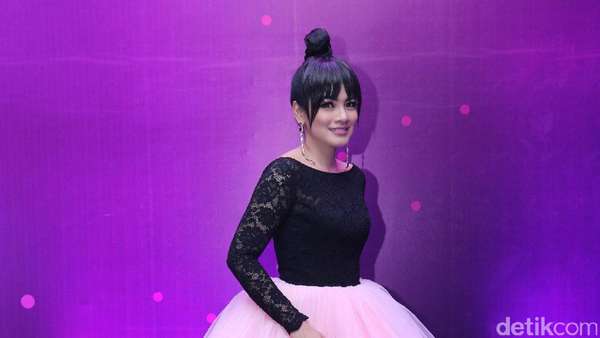 Gaun Pink Titi Kamal Gaun Pink Titi Kamal