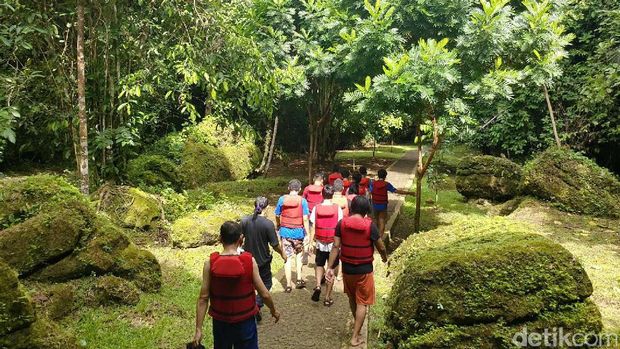 Harus jalan dulu menuju lokasi (Tri/detikTravel)