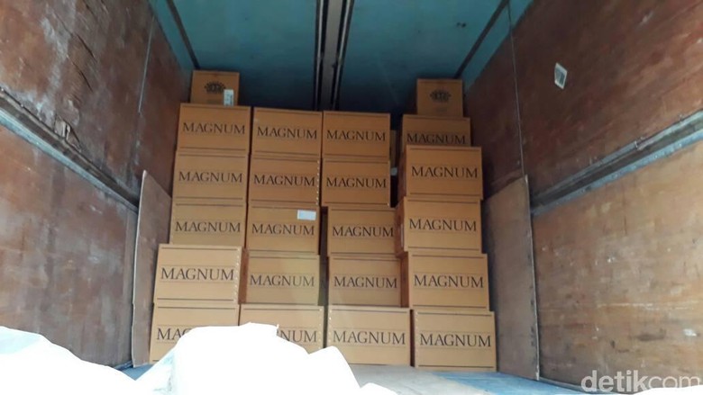 Mobil Pengangkut Rokok Dirampok di Aceh Timur, Kerugian Rp 1,3 M Mobil Pengangkut Rokok Dirampok di Aceh Timur, Kerugian Rp 1,3 M