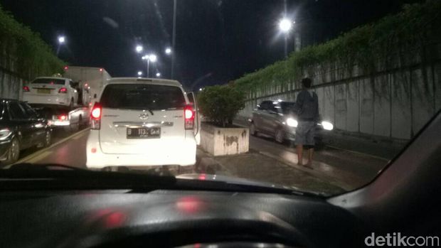 Penjambretan di underpass  Kemayoran.