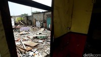 Sejumlah bangunan telah rata dengan tanah.