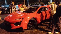Bengkel Kupu-kupu Malam memodifikasi mobil menjadi sebuah Lykan Hypersport, mobil yang ada di film Fast and Furious 7. Foto: Bayu Ardi Isnanto