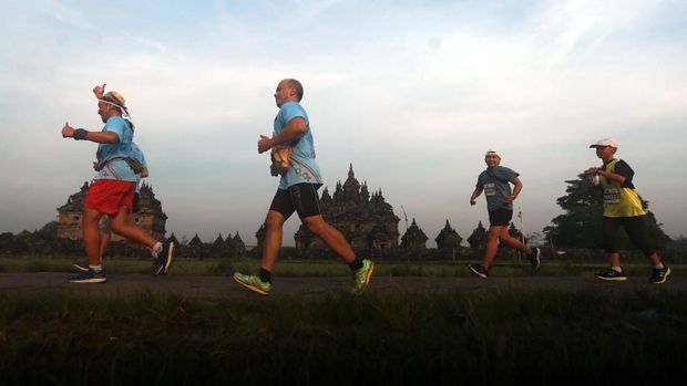 Sain Alim dan Yulianingsih Juarai Jogja Marathon