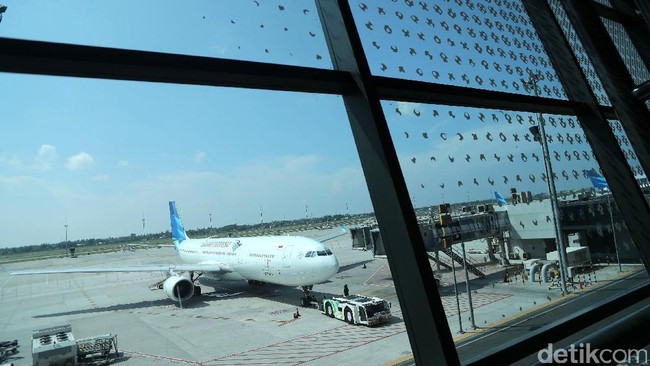 Tarif Batas Atas Turun, Tiket Pesawat Jadi Murah Nggak Ya?