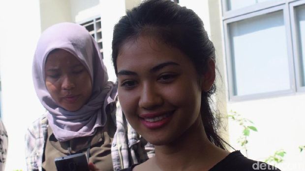 Kondisi Julia Perez Mulai Membaik, Shinta Bachir Pamer Foto Seksi