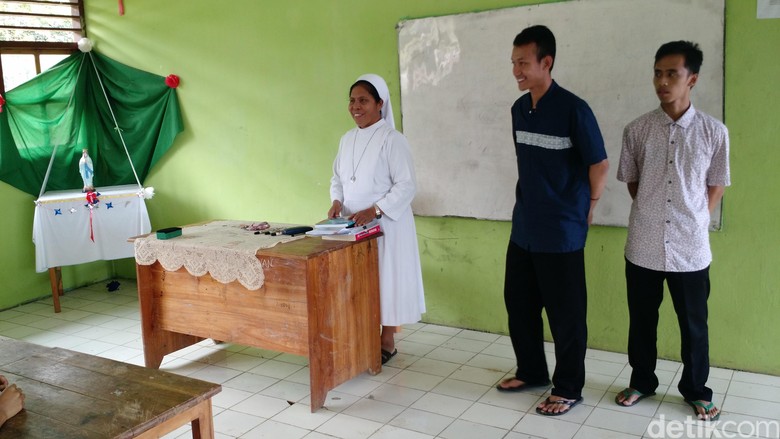 Guru Tapal Batas, Saksi Toleransi di Tanah Sahabat Guru Tapal Batas, Saksi Toleransi di Tanah Sahabat