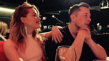 Tak begitu lama sendiri, Elon menjalin hubungan kasih dengan aktris terkenal Hollywood, Amber Heard. Foto: Amber Heard/Instagram
