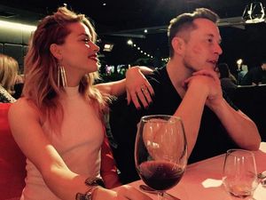 Amber Heard Hapus Twitter Usai Dikuasai Mantannya Elon Musk